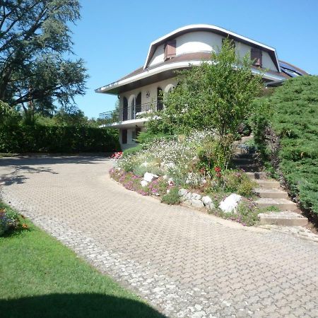 La Maison Des Bonheurs Acomodação com café da manhã Rillieux-la-Pape Exterior foto